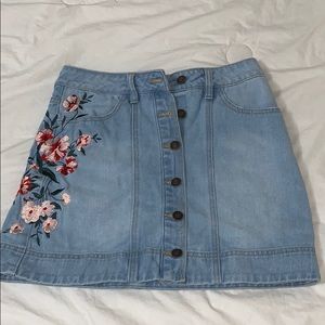floral denim skirt